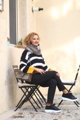 ÇİZGİLİ SİYAH PANTALON